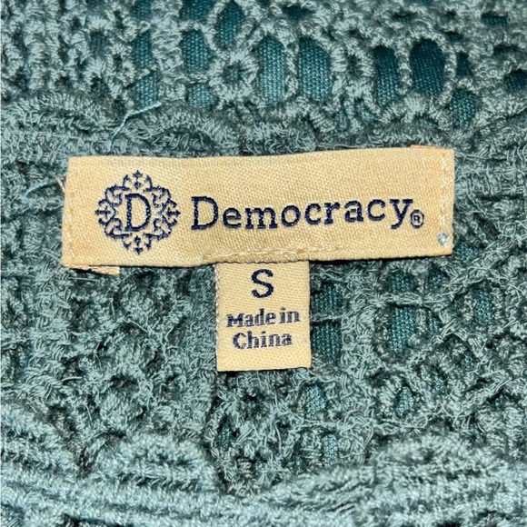 5/$25 Democracy Small Green 3/4 Wide Sleeve Tie Front Blouse Embroidered Lace - Picture 3 of 12